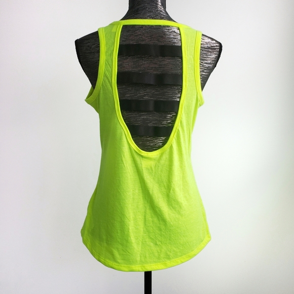 5/20$ - VICTORIA'S SECRET - #bringit tank top - S - Picture 3 of 3